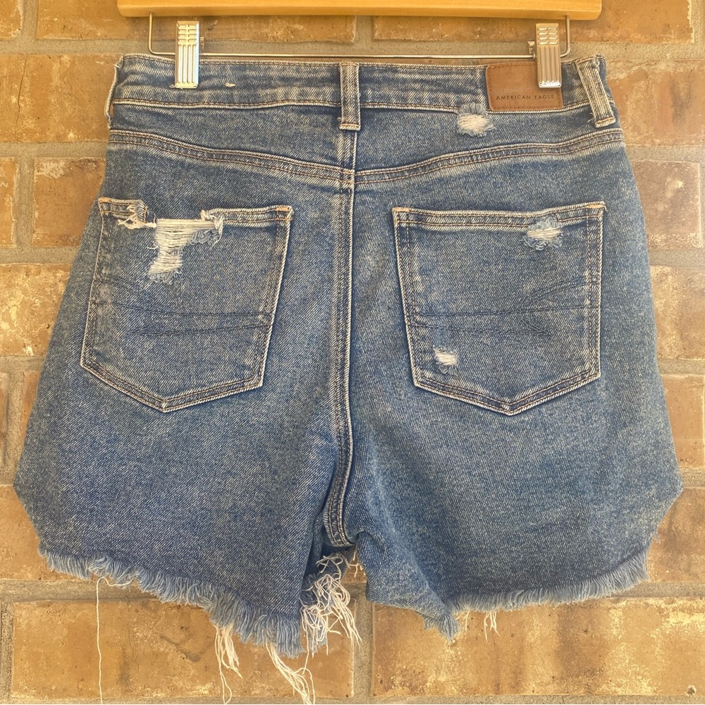 American Eagle Denim Mom Short Distressed Jean Shorts ~ Size 4 - Picture 5 of 8